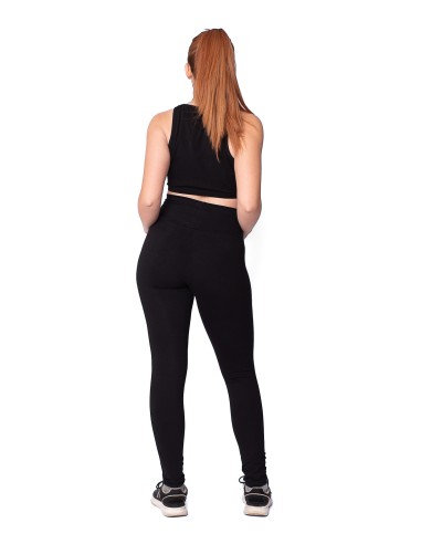 calza-ajustada-mujer-por-atrás