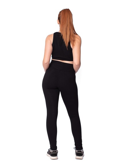 calza-ajustada-mujer-por-atrás